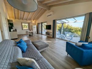 Private Seaview Villa by SardiniaGem