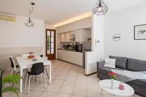 TOWNHOUSE 71 - Regarda Travel - Calmasino