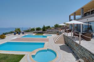 Sea Views at villa Anemomylos with Heated Pool, Ping Pong and Tennis