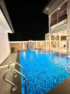 H&H 3 【Karaoke•Private Pool•BBQ•Steamboat•19 Pax】