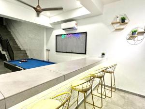 H&H 3 【Karaoke•Private Pool•BBQ•Steamboat•19 Pax】