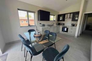 Spacious 3 Bedroom Sandstone Lodge