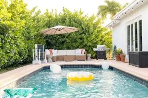 KING BED w/ Private POOL, Pool Table, Pinball, BBQ - Highland Beach