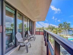 Beachfront Ocean View Condo Beach Service 520