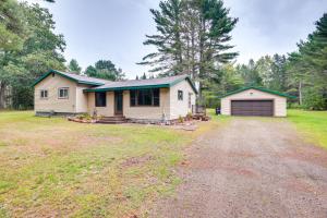 Woodruff Home with Lake Access and Pier, Near Town!