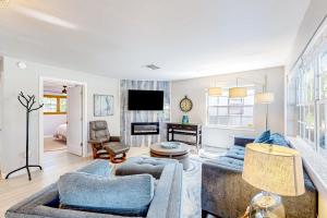 Purple Pelican Cottage