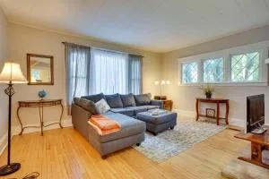 Cozy Westcott Home about half Mi to Syracuse Campus! - Tully