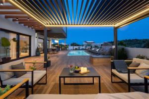 Luxury villa Indigo with swimming pool, sauna and jacuzzi in Kanica - Rogoznica