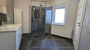 YFB I 130m2 Designwohnung mit 2 Bädern