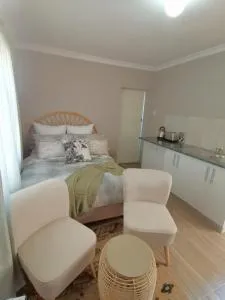Izibusiso Guest room - Michaeldene Christmas Vale