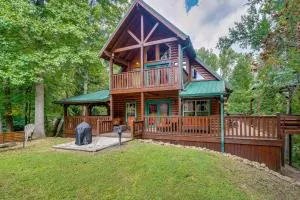 Gatlinburg Getaway Private Hot Tub and Fireplace! - Greystone Heights