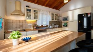 Villa Arton heated swimming-pool