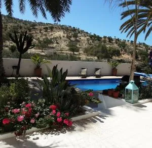 Agréable maison avec piscine et garage 9 pers - Aourir