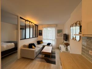 Appartements Charmant studio Versailles 31m2 : photos des chambres