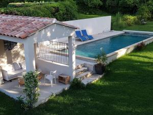 Maisons de vacances Maison Les Aigles du Ventoux, Piscine, Isle sur Sorgue / Pernes les Fontaines : photos des chambres