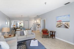 Beach View 1b 1b - Balcony - King - Surf Song #345