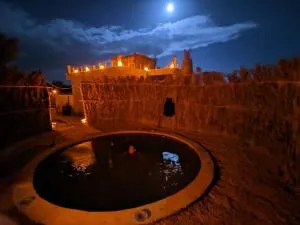 Friendo's House & Hot Spring - ‘Izbat Ţanāţī