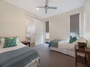 4 Mackay Street Dicky Beach