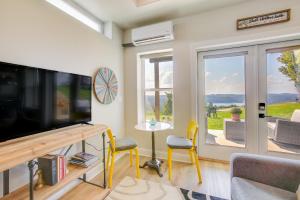 Dale Hollow Sunset Studio with Incredible Views!