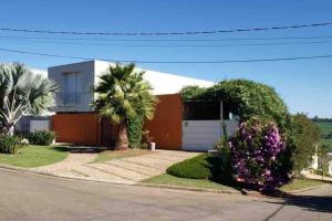 Casa excelente e ampla na represa de Piracaia