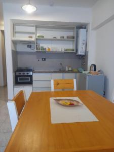 Departamento en pleno centro con cochera