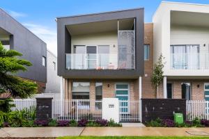 Harbour Escape A Pristine Beachside Lifestyle