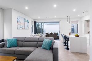 Harbour Escape A Pristine Beachside Lifestyle