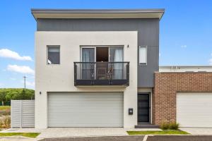 Rockpool Escape - A Coastal Refresh near the Marina