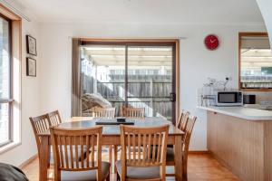 Solanders Retro Residence - By the Beach Group Stay