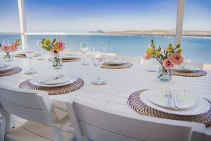 Bluewater Splendour - Heated infinity pool and amazing views!!