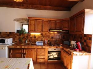 Maisons de vacances Gite Cros-de-Montvert, 3 pieces, 5 personnes - FR-1-742-232 : photos des chambres