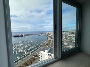 Solmar Sunset Place - heart of Ponta Delgada with Ocean & Sunset views