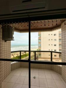 APTO DE FRENTE PARA O MAR - CAIÇARA