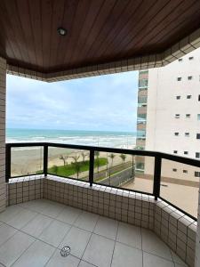 APTO DE FRENTE PARA O MAR - CAIÇARA