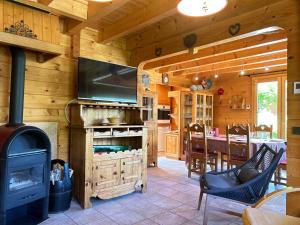 Les Gets - Chalet familial aux pieds des pistes, 9 personnes - FR-1-623-51