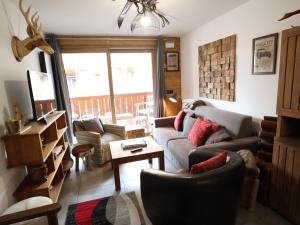 Appartement neuf aux Gets, à 50m des pistes, avec balcon et parking - FR-1-623-242