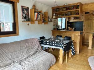 Les Gets - Appartement rénové au pied des pistes, central, 4 pers, balcon, parking privé - FR-1-623-256