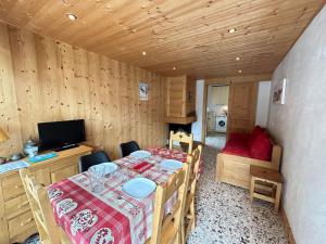 Appartement aux Gets - Terrasse, Cheminée, Proche Centre, Classé 2 Étoiles, 4 Pers. - FR-1-623-185