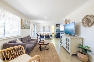 Holiday on Horace, 1, 74 Horace St - Wi-Fi , two living areas