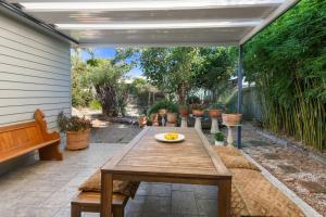 Ocean Blue Escape - Beachside Living & Granny Flat
