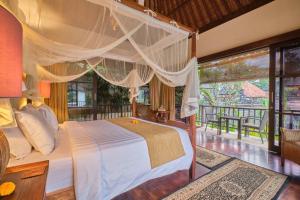 Villa Saraswati Authentic Balinese Elegance with Pool and Temple Views