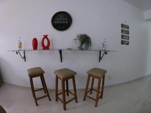 Sala e 3 quartos simples e econômico p 7 pessoas