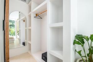 Chic 2br Villa, 5min To Bingins Coastal Bliss