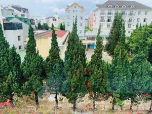 Khách sạn Xuân Quỳnh