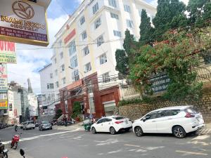 Khách sạn Xuân Quỳnh