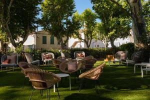 Hotels La Bastide Bourrelly - Mathias Dandine : photos des chambres