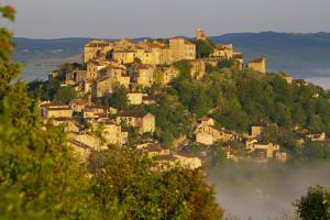 Maisons de vacances Maison - Plain pied de 140m² a Cordes sur Ciel : photos des chambres