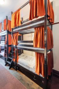 Bed in 6-Bed Mixed Dormitory Room room in Palmers Lodge Swiss Cottage