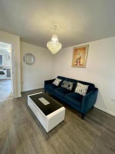 Stunning canal view 2 bedroom home with free parking