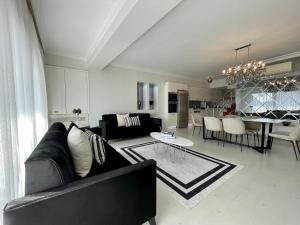 Kaplan Luxury Family Flat - 3 Bedrooms with air conditioning & heating in the City